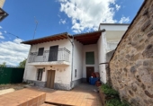Chalet independiente con terreno en venta en la España, Bohoyo, ref: TR409574 foto