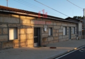 Chalet independiente con terreno en venta en la España, Ourense, ref: TR403628 foto