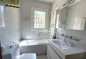 Отдельно стоящий дом с участком на продажу в городе Calafell Фото