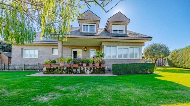 Comunidad de Madrid - Valdemorillo - 305m2
