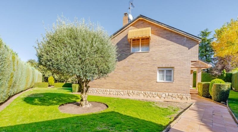 Comunidad de Madrid - Valdemorillo - 305m2