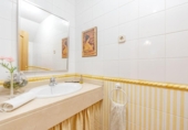 Отдельно стоящий дом с участком на продажу в городе Valdemorillo Фото