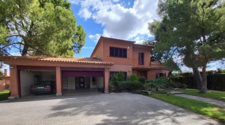 Valencia - la Pobla de Vallbona - 3430m2
