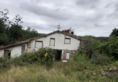 Отдельно стоящий дом с участком на продажу в городе Viérnoles. Фото