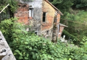 Отдельно стоящий дом с участком на продажу в городе Viérnoles. Фото