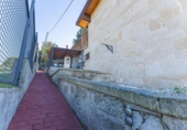 Отдельно стоящий дом с участком на продажу в городе Понтеведра Фото