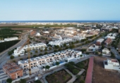 Таунхаус с участком на продажу в городе Pilar de la Horadada. Фото
