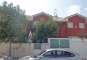 Дом с участком на продажу в городе Хетафе Фото