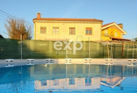 Pola de Siero 700&nbsp;м²