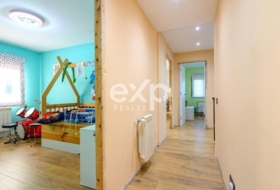 Pola de Siero 700&nbsp;м²