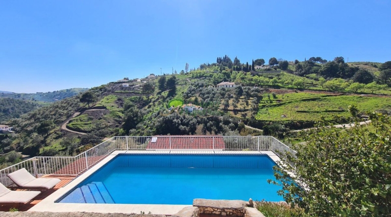 Málaga - Cómpeta - 3013m2