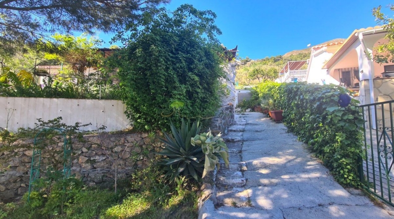 Malaga - Cómpeta - 1950m2