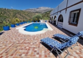 Casa de campo con terreno en venta en Sedella ref: TR410689 foto