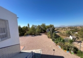 Chalet independiente con terreno en venta en Crevillente ref: TR410741 foto