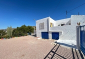 Chalet independiente con terreno en venta en Crevillente ref: TR410741 foto