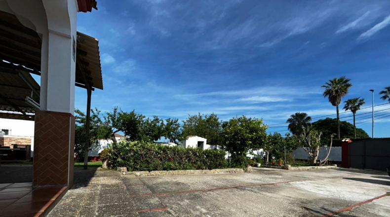 Кадис - Chiclana de la Frontera - 674m2