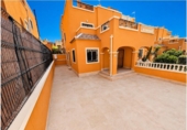 Chalet independiente con terreno en venta en la España, Orihuela, ref: TR410778 foto