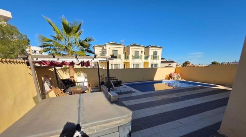 Alicante - Dehesa de Campoamor - 645m2