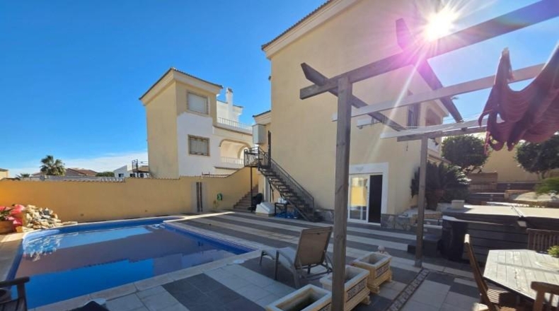 Alicante - Dehesa de Campoamor - 645m2