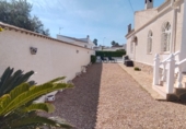 Chalet independiente con terreno en venta en la España, Torrevieja, ref: TR410805 foto