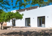 Xalet independent amb terreny en venda a Santa Eulària des Riu ref.: TR284327 foto