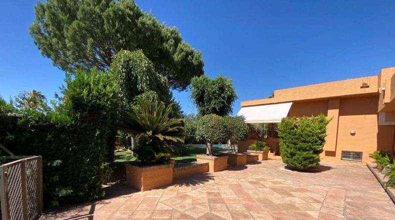 Sevilla - Alcalá de Guadaíra - 2320m2