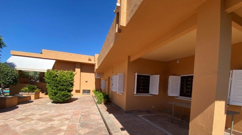 Sevilla - Alcalá de Guadaíra - 2320m2