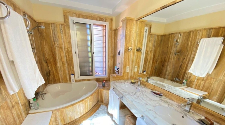 Sevilla - Alcalá de Guadaíra - 2320m2