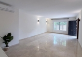 Chalet independiente con terreno en alquiler en Espartinas ref: TR411033 foto