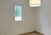 Chalet independiente con terreno en alquiler en Espartinas ref: TR411033 foto