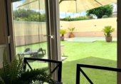 Chalet independiente con terreno en alquiler en Espartinas ref: TR411033 foto