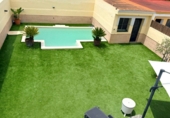 Chalet independiente con terreno en alquiler en Espartinas ref: TR411033 foto
