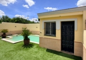 Chalet independiente con terreno en alquiler en Espartinas ref: TR411033 foto