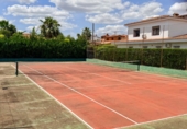 Chalet independiente con terreno en alquiler en Espartinas ref: TR411033 foto