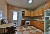 Дом с участком на продажу в городе Lupión. Фото