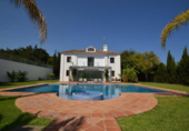 Vil·la amb terreny en venda a Marbella ref.: TR187571 foto