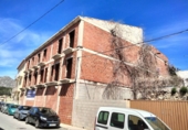 Участок с постройкой на продажу в городе Dénia. Фото