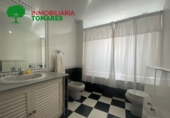 Xalet independent amb terreny en venda a Tomares ref.: TR44575 foto