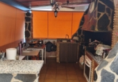 Отдельно стоящий дом с участком на продажу в городе Хаэн. Фото