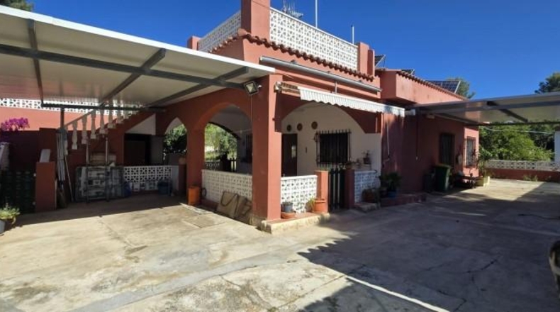 Valencia - Picassent - 1800m2