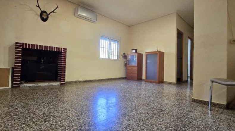 Valencia - Picassent - 1800m2
