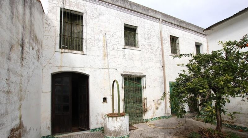 Badajoz - Пуэбла-де-ла-Касада - 601m2