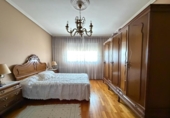Chalet independiente con terreno en venta en la España, Ponferrada, ref: TR223641 foto