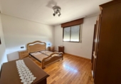 Chalet independiente con terreno en venta en la España, Ponferrada, ref: TR223641 foto