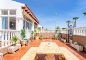 Chalet independiente con terreno en venta en la España, Orihuela, ref: TR411416 foto