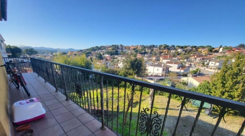 Жирона - Maçanet de la Selva - 656m2