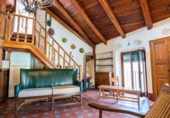 Отдельно стоящий дом с участком на продажу в городе Santa Coloma de Farners Фото