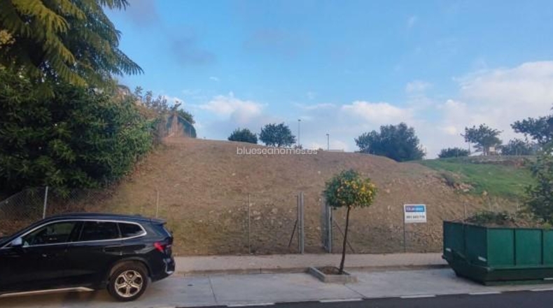 Malaga - Benalmádena - 1051m2