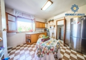 Отдельно стоящий дом с участком на продажу в городе Villa de Otura Фото