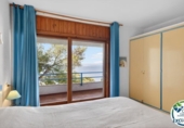 Дом с участком на продажу в городе Roses Фото